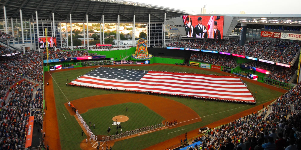 Baseball Fan's Guide Going to Marlins Park